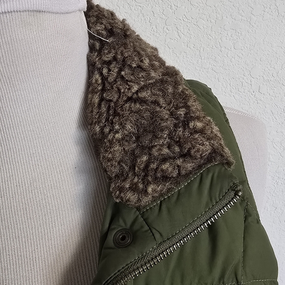 Eddie Bauer Green Down Vest - Picture 5 of 8